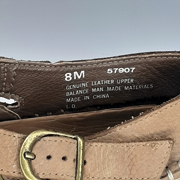 Women's Soft Tan  Suede  Native American Style By HUSH PUPPIE Size 8. - Picture 2 of 11